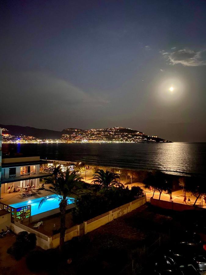 Studio Roses Beach Εξωτερικό φωτογραφία